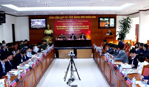 Vizepremierminister Trinh Dinh Dung leitet die Online-Sitzung des Verwaltungsstabs für Katastrophens - ảnh 1